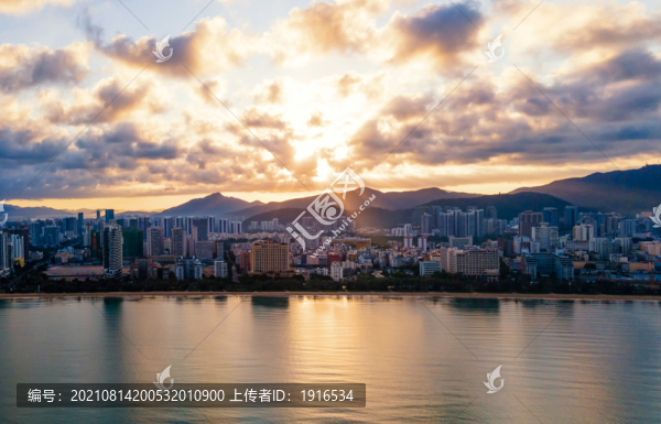 航拍海南三亞灣日出