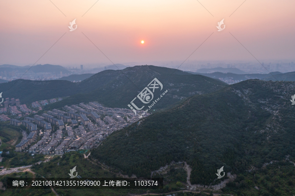 航拍濟(jì)南山區(qū)日落