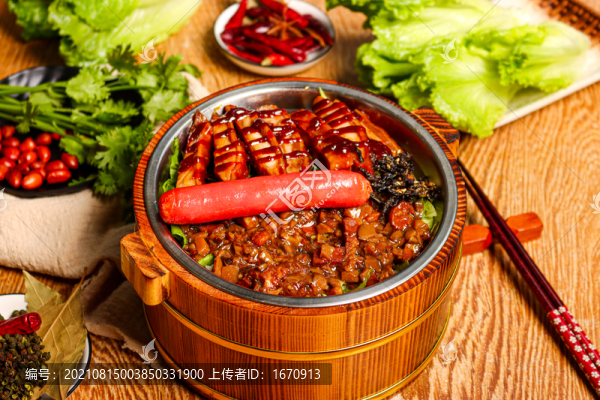 鹵肉雞排飯