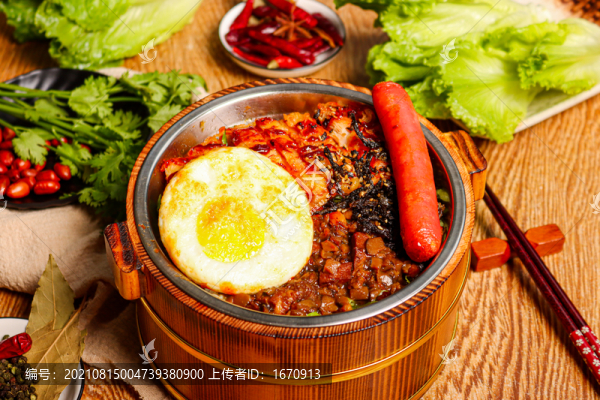 鹵肉雞排飯