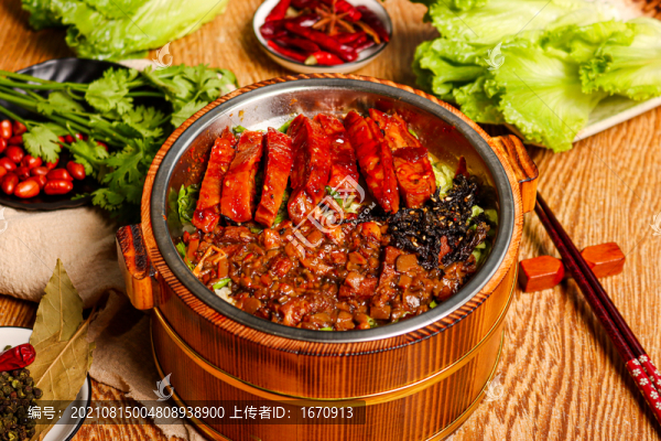 鹵肉雞排飯