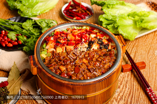 鹵肉雞丁雙拼拌飯