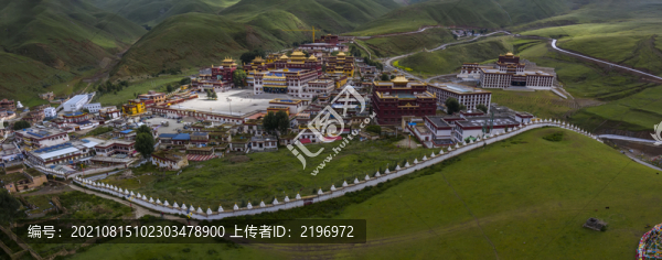 鳥(niǎo)瞰長(zhǎng)青春科爾寺全景