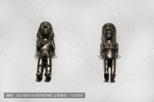 印加文化銀質(zhì)男女小雕像