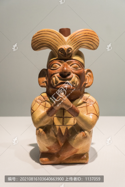 神戴頭飾的神話人物形陶瓶