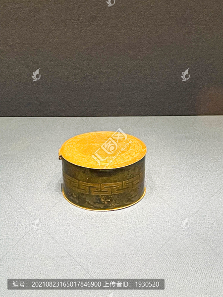 卷云紋銀粉盒