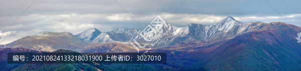 喀納斯雪山