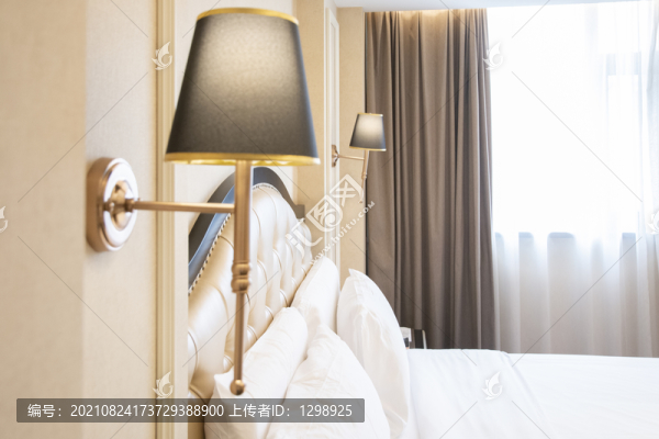 豪華商務(wù)客房