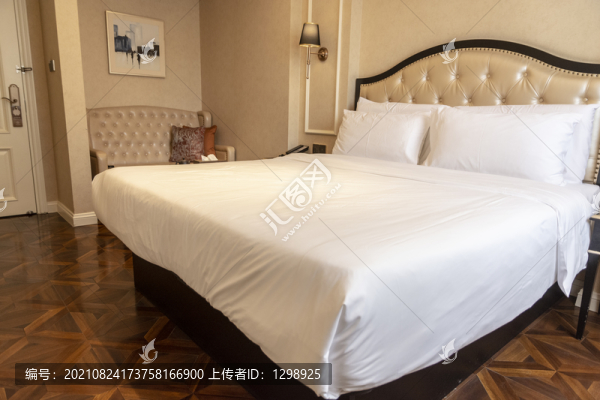 豪華商務(wù)客房