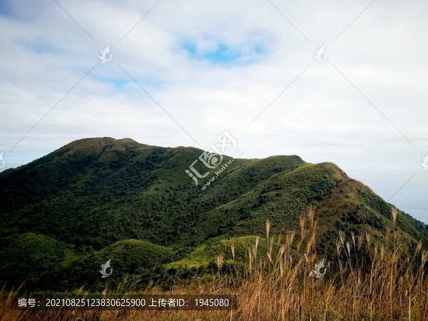 山峰山脊