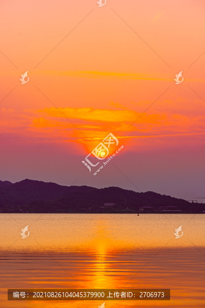 湖山日落