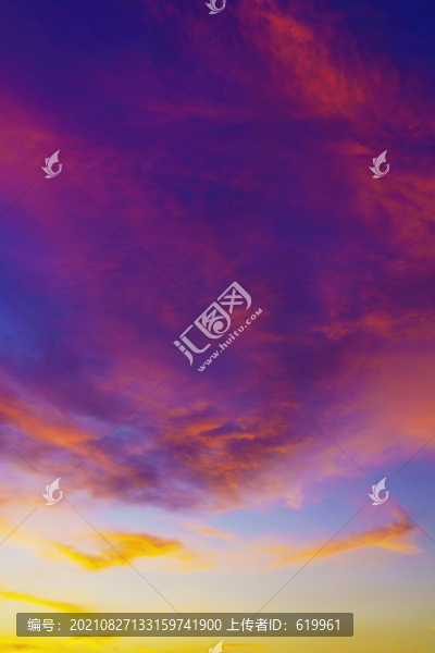 天空火燒云晚霞