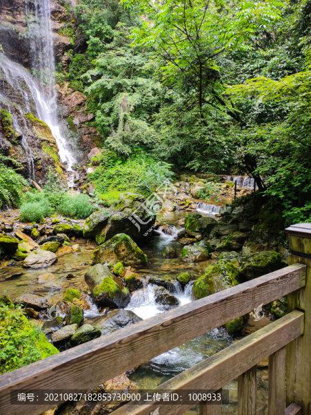 神農(nóng)架天生橋