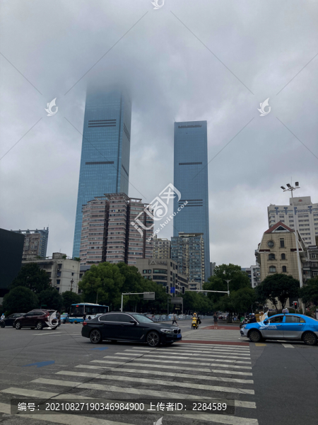 云霧上的國金大樓