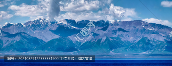賽里木湖雪山