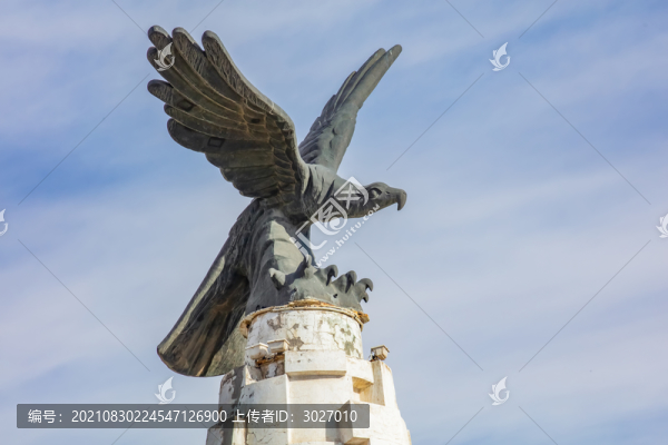 塔縣帕米爾雄鷹雕塑