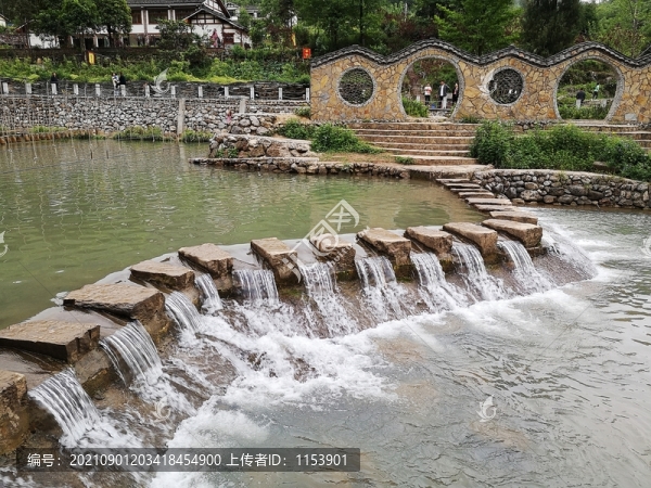 小河石墩