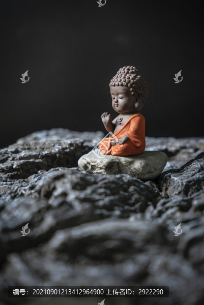 黑石頭火山巖小和尚雕像佛像