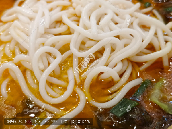 特寫酸菜米粉