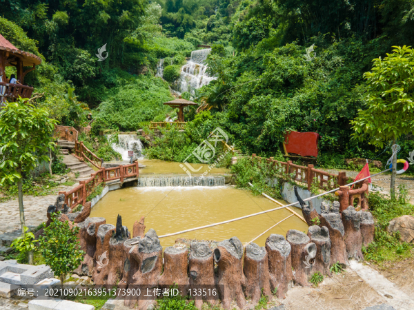 北流梧村風(fēng)景區(qū)瀑布