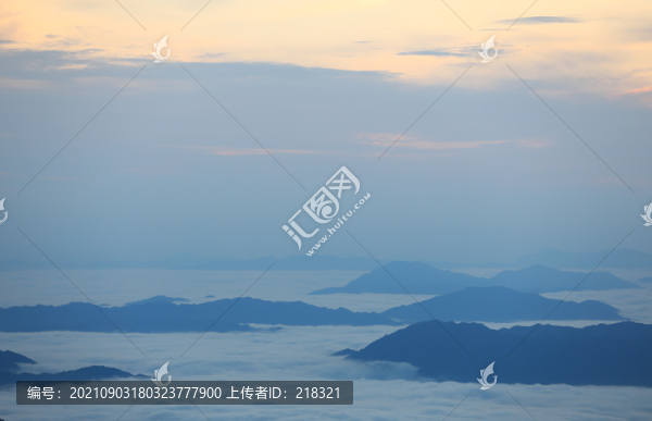 崇義上堡萬(wàn)長(zhǎng)山茶園云海