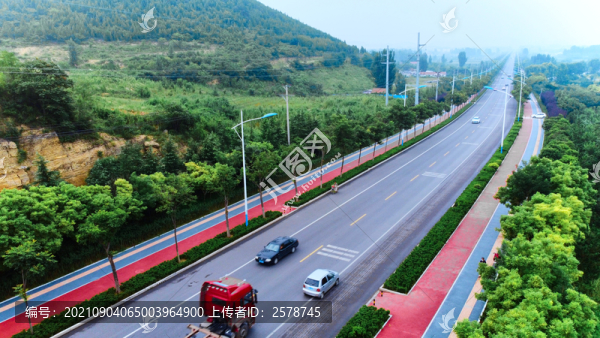 繁忙的省道公路