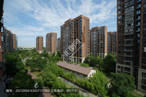 小區(qū)內(nèi)景