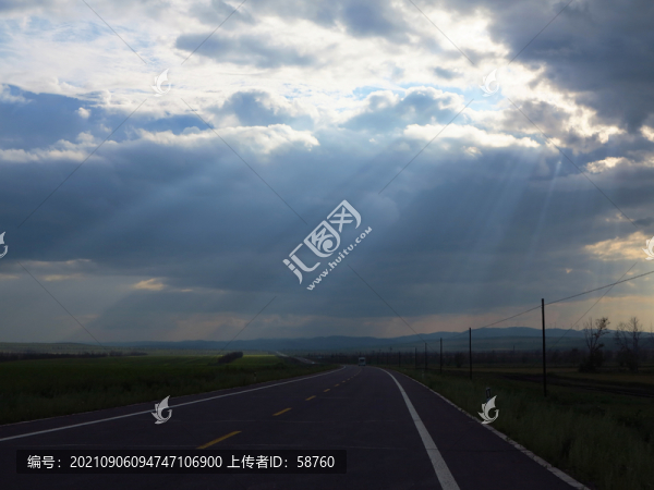 公路云影