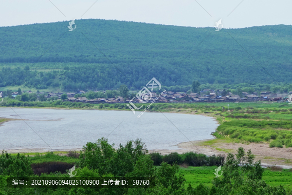 呼倫貝爾綠色原野河灣山村