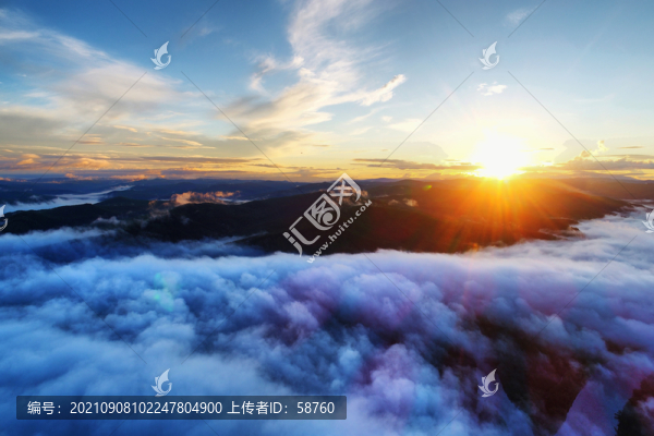 大興安嶺山林云海日出