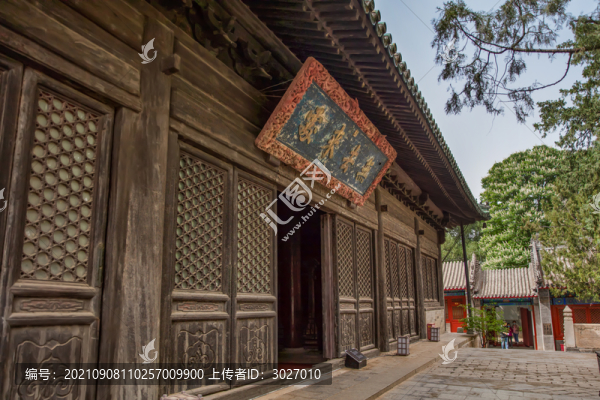 大覺寺大雄寶殿九龍漆金大匾