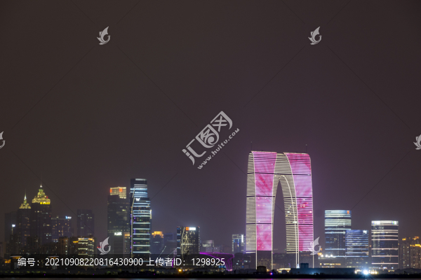 金雞湖東方之門夜景