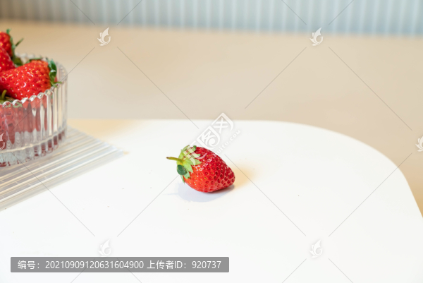 牛奶草莓