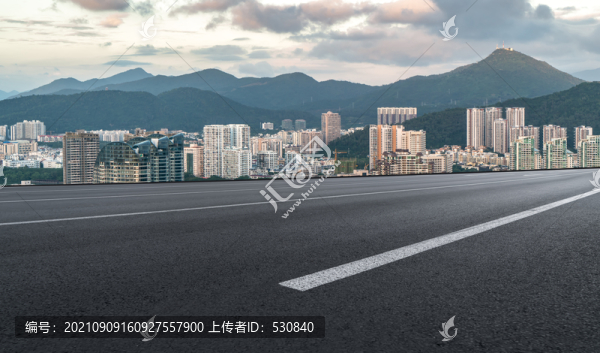 前進(jìn)的道路和城市景觀