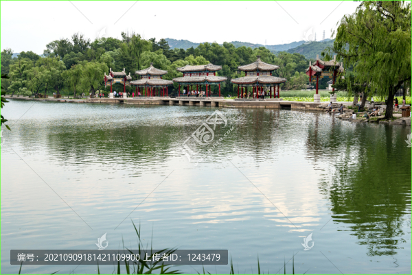 避暑山莊湖心榭