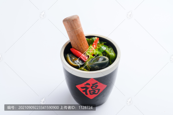 擂辣椒皮蛋