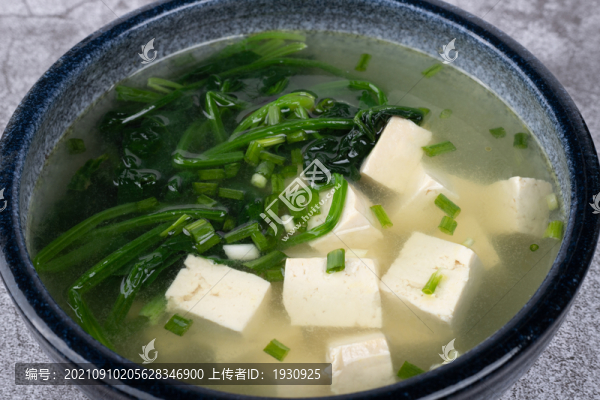 菠菜豆腐湯