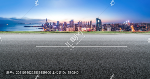 瀝青公路和城市景觀
