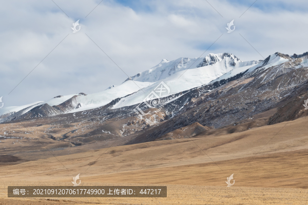 青藏高原雪山