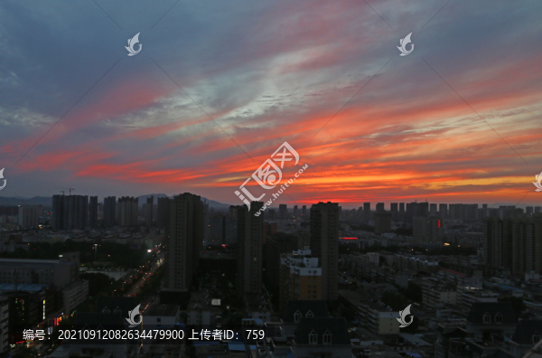 城市晚霞火燒云
