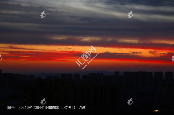城市晚霞火燒云