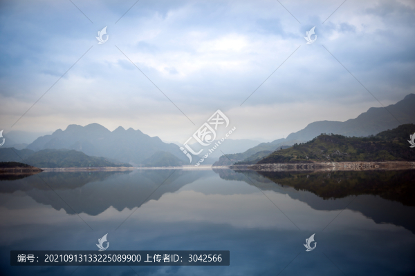 千峽湖