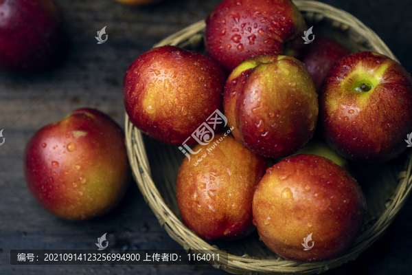 新鮮的油桃