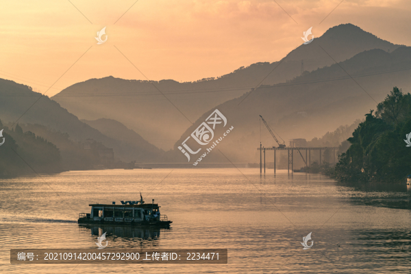 渠江霞光