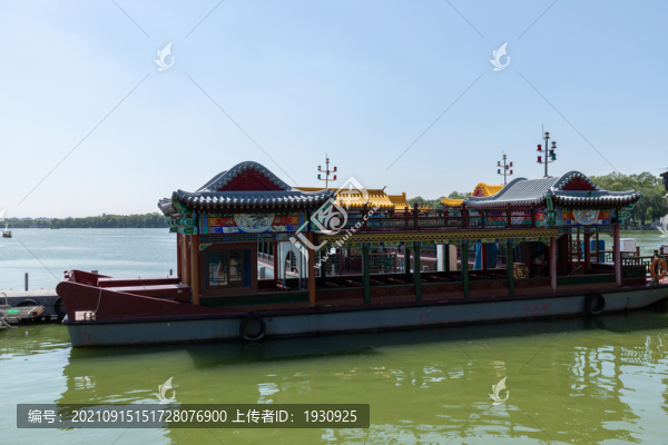 北京頤和園昆明湖上的游船