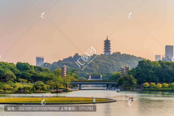 中國廣東佛山千燈湖魁星閣日暮