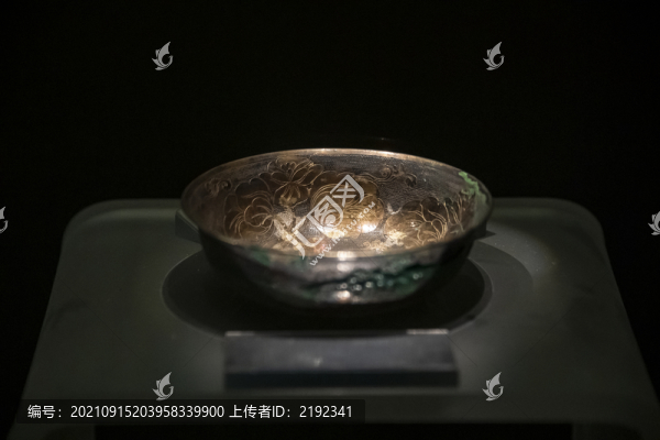 陜西歷史博物館鎏金花鳥紋銀碗
