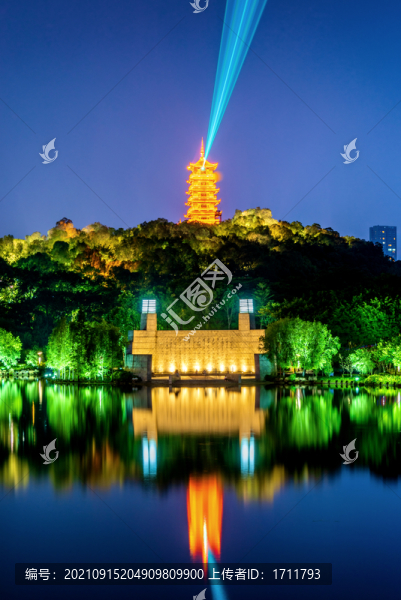 中國廣東佛山千燈湖魁星閣夜景