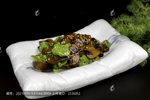 皺皮椒炒牛肝菌