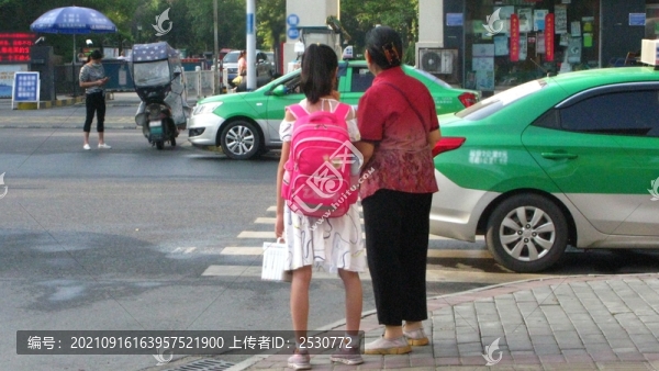 上學(xué)路上